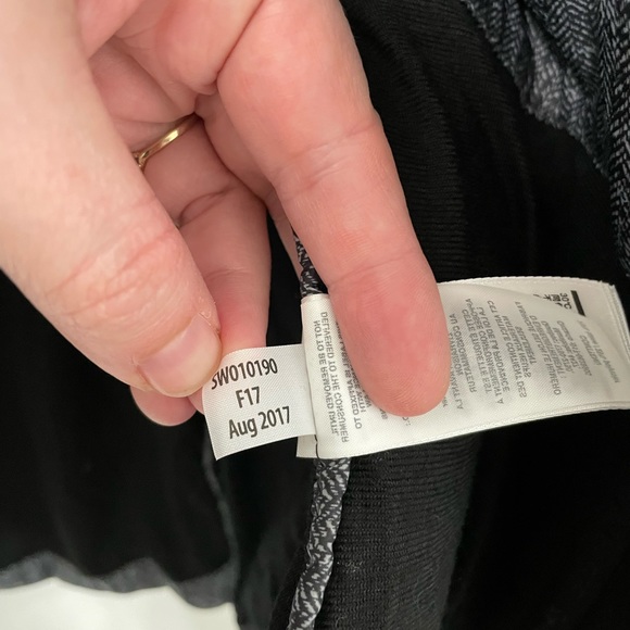 Like New - Smartwool SmartLoft 120 Series Printed Parka - Picture 7 of 8